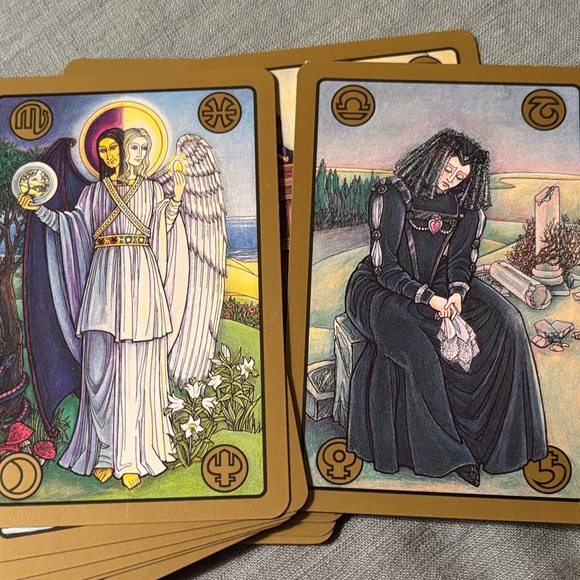 Ag Adriano Goldschmied Symbolon Bird Deck - Red and Gold - Picture 5 of 6